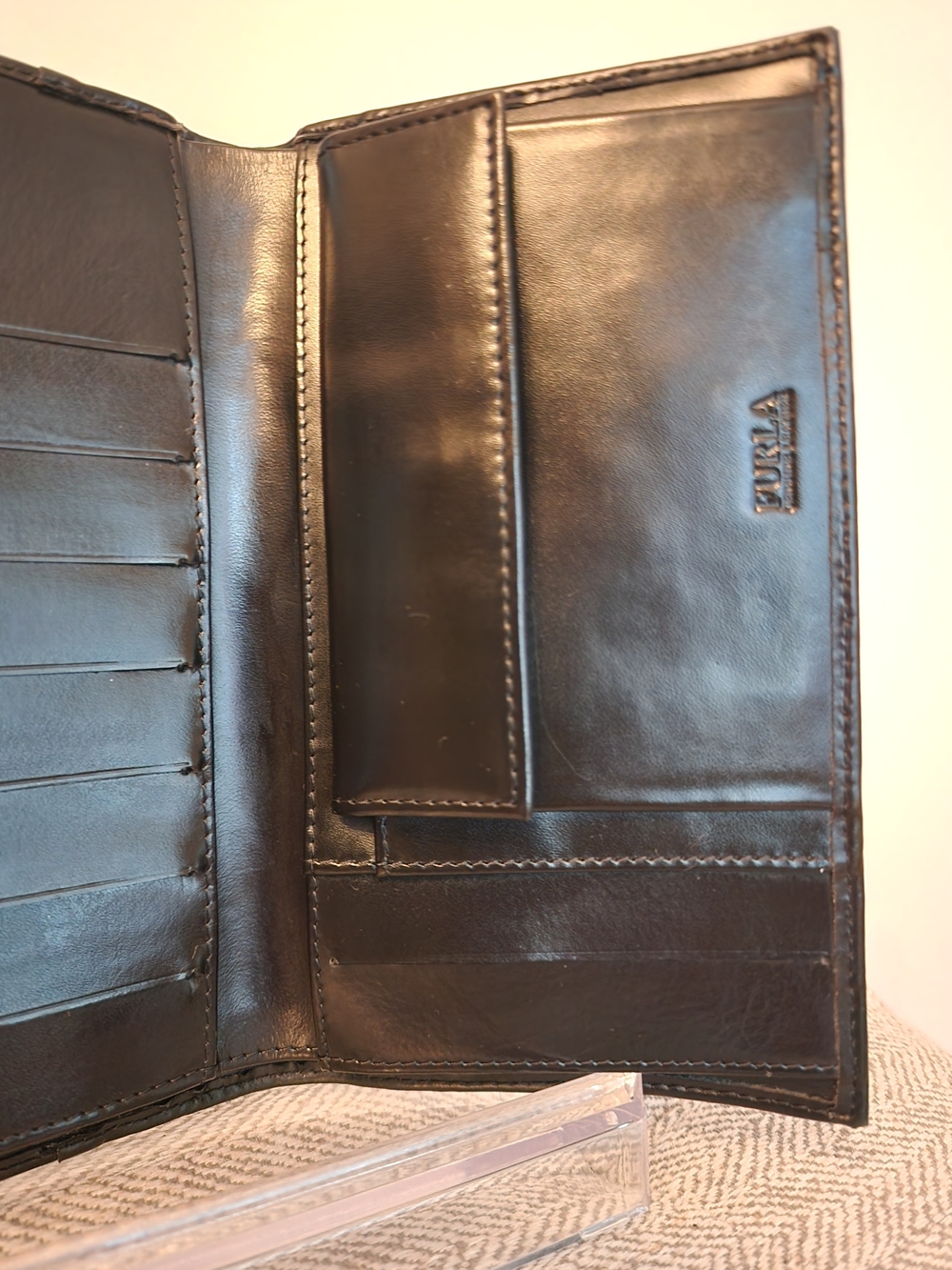 EUC Furla Large Trifold Black Leather Wallet With Multiple Compartments - Picture 5 of 7